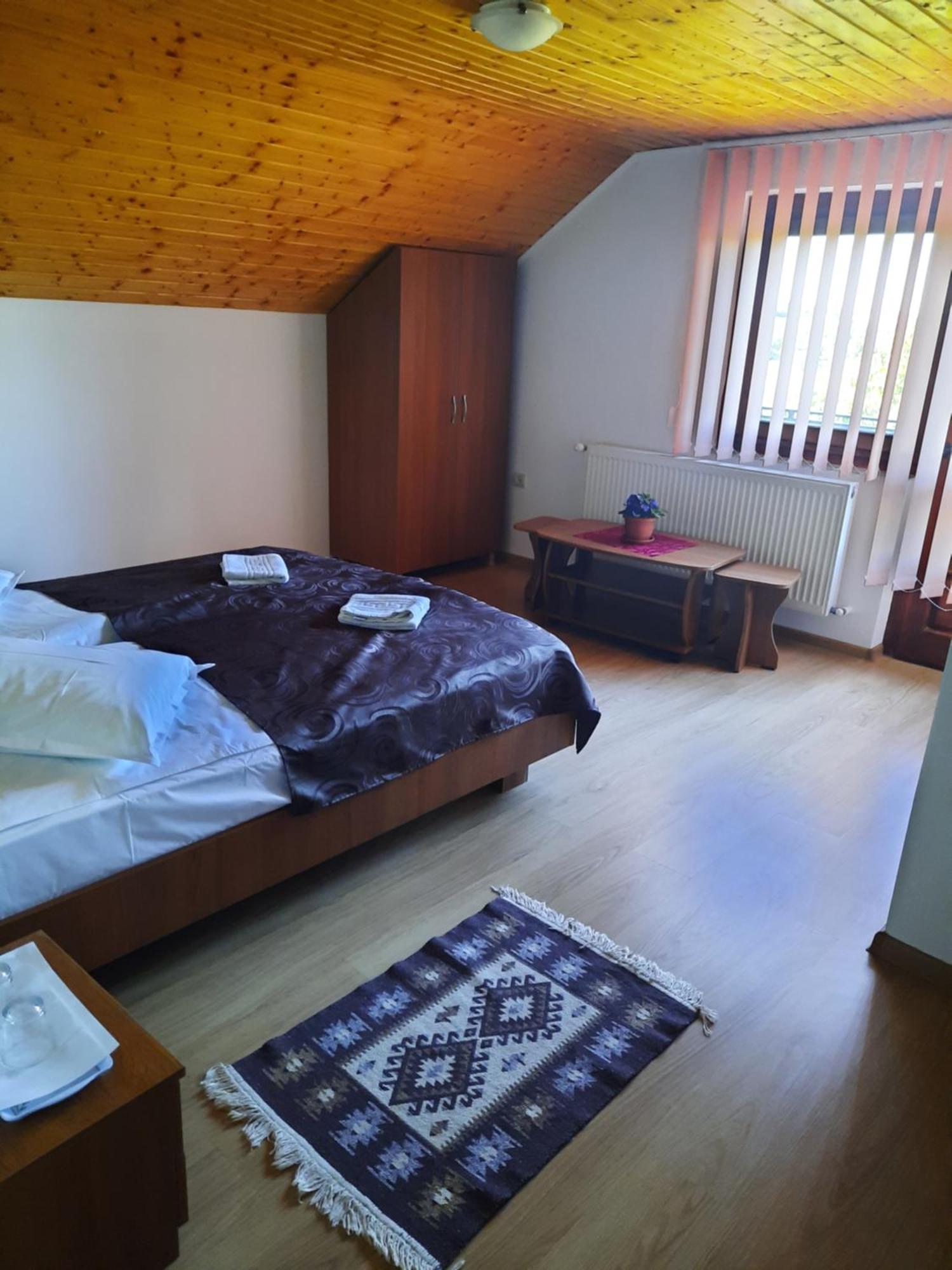 Apartamento Gold Fayen House Cheile Turului Tureni Habitación foto