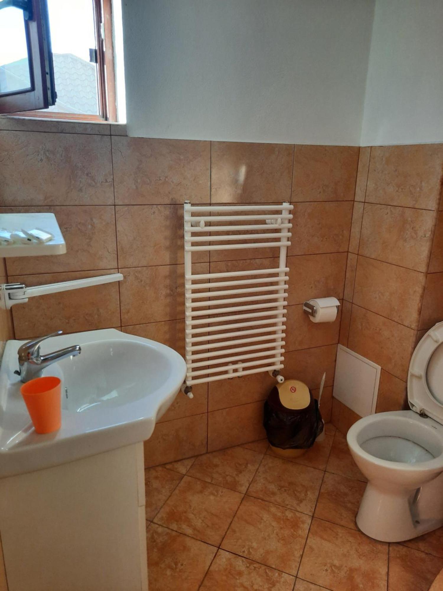 Apartamento Gold Fayen House Cheile Turului Tureni Habitación foto